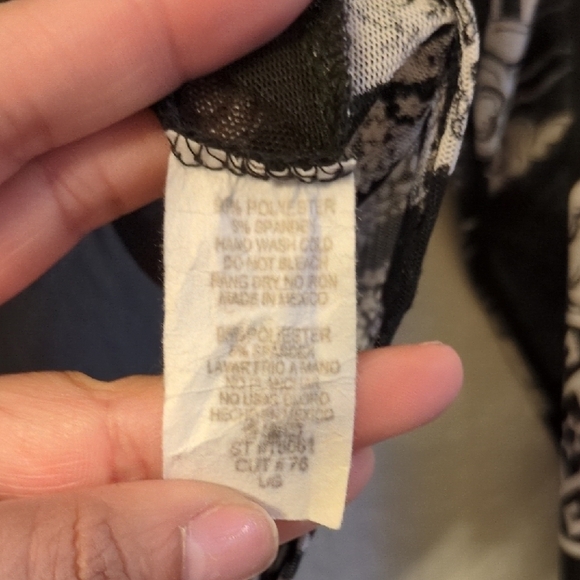 Black and White Tie-Front Top - Picture 3 of 4